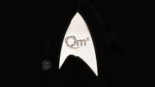 Load image into Gallery viewer, STAR TREK™: DISCOVERY Magnetic Insignia Badge - Medical