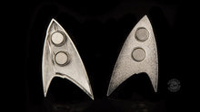 Load image into Gallery viewer, STAR TREK™: DISCOVERY Magnetic Insignia Badge - Science
